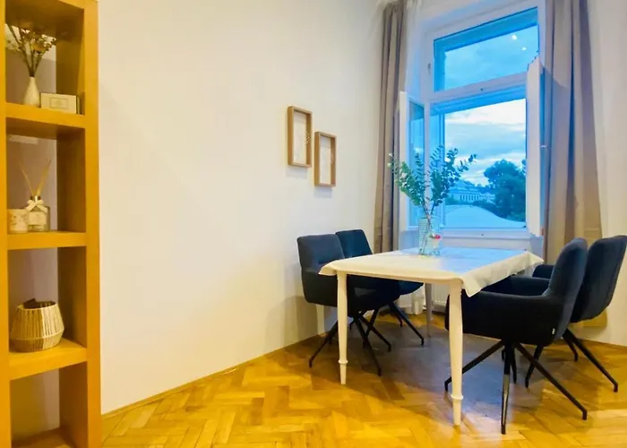 Comfortable 1br By Westbahnhof Apartment *